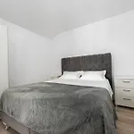 Aurea Mare Makarska-3br, Sea View & Prime Location Makarska