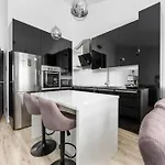 Aurea Mare Makarska-3br, Sea View & Prime Location *