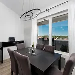 Aurea Mare Makarska-3br, Sea View & Prime Location * Makarska