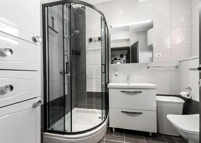 Lägenhet Aurea Mare Makarska-3br, Sea View & Prime Location